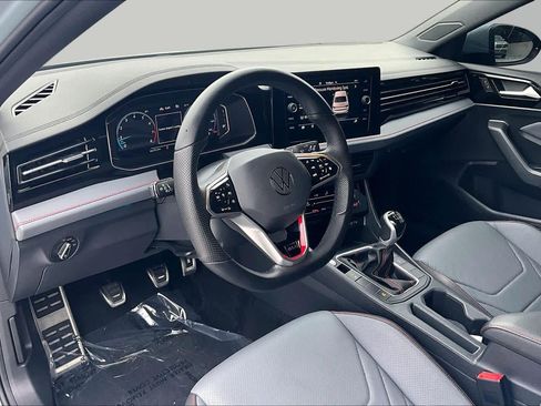 Used 2025 Volkswagen Jetta GLI Autobahn FWD image 17