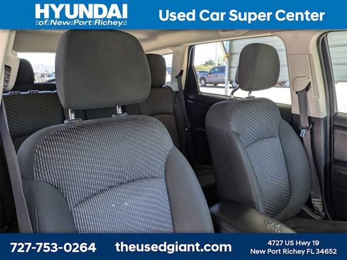 Used 2020 Dodge Journey SE w/ SE Popular Equipment Group image 6