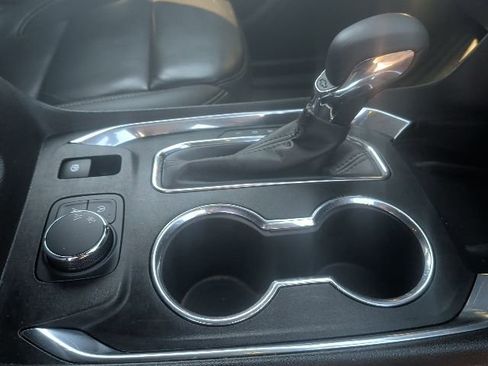 Used 2023 Chevrolet Traverse LT image 20