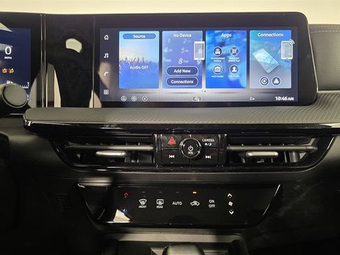 New 2026 Nissan Kicks SR AWD/4WD image 34