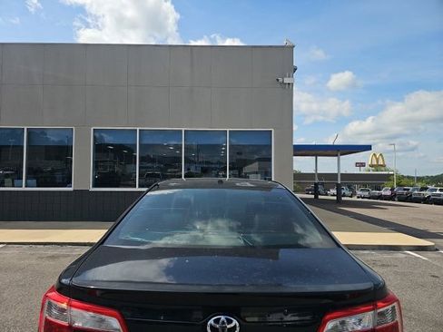 Used 2013 Toyota Camry SE FWD image 5