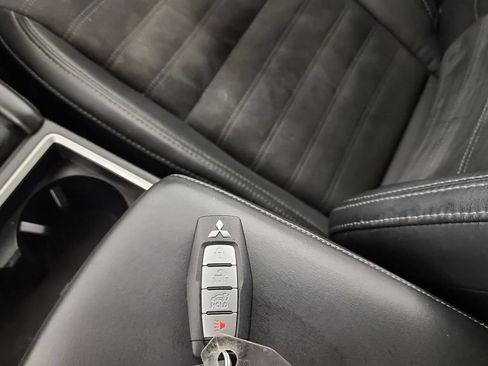 Used 2023 Mitsubishi Outlander SE AWD/4WD image 19