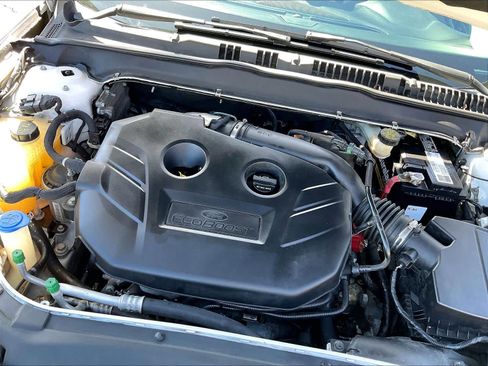 Used 2017 Ford Fusion SE w/ Fusion SE Technology Package FWD image 34