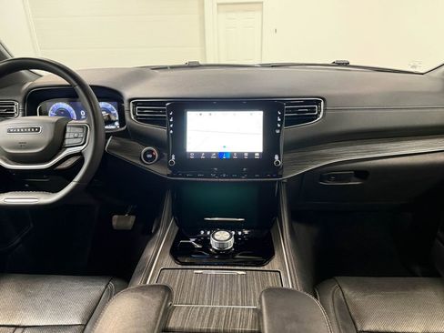 Used 2024 Jeep Wagoneer Series II image 18