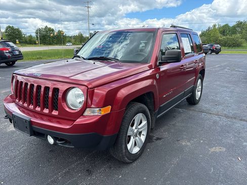 Used 2011 Jeep Patriot Latitude AWD/4WD image 2