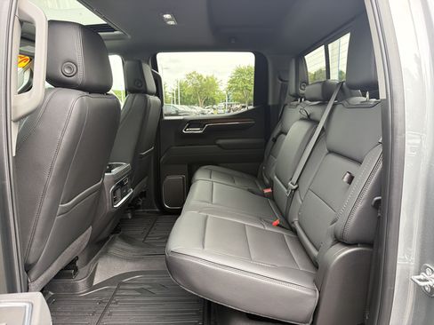 Used 2025 GMC Sierra 1500 Denali w/ Denali Reserve Package AWD/4WD image 32