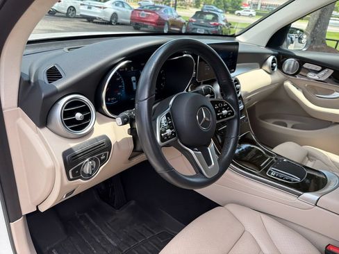 Used 2020 Mercedes-Benz GLC 300 image 26