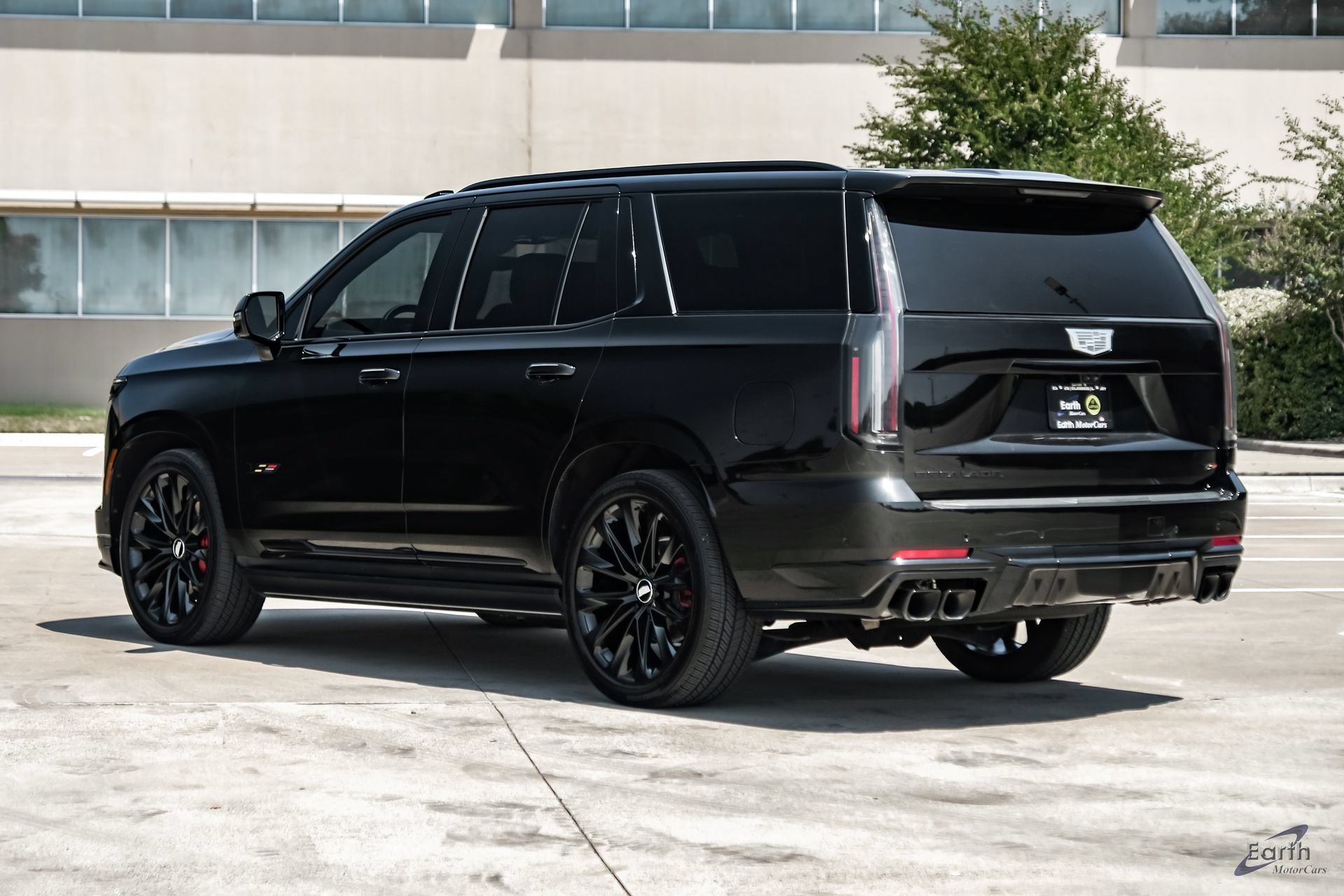 Used 2026 Cadillac Escalade V w/ LPO, ONYX Package AWD/4WD image 10
