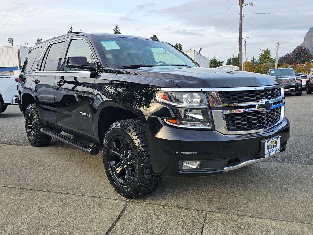 Used 2018 Chevrolet Tahoe LT w/ Luxury Package AWD/4WD image 3