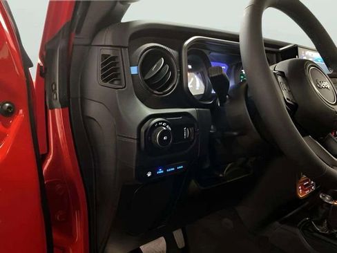 Used 2025 Jeep Wrangler Unlimited Rubicon 4xe w/ Safety Group image 21