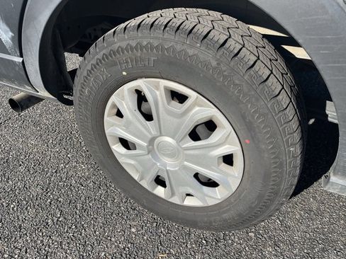 Used 2023 Ford Transit 350 XLT image 28