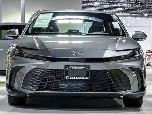 Used 2026 Toyota Camry SE FWD image 6