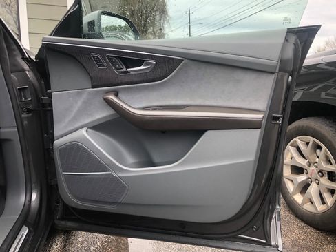 Used 2021 Audi Q8 Prestige image 12