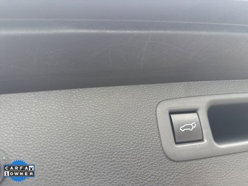 Used 2020 Toyota Highlander XLE image 22