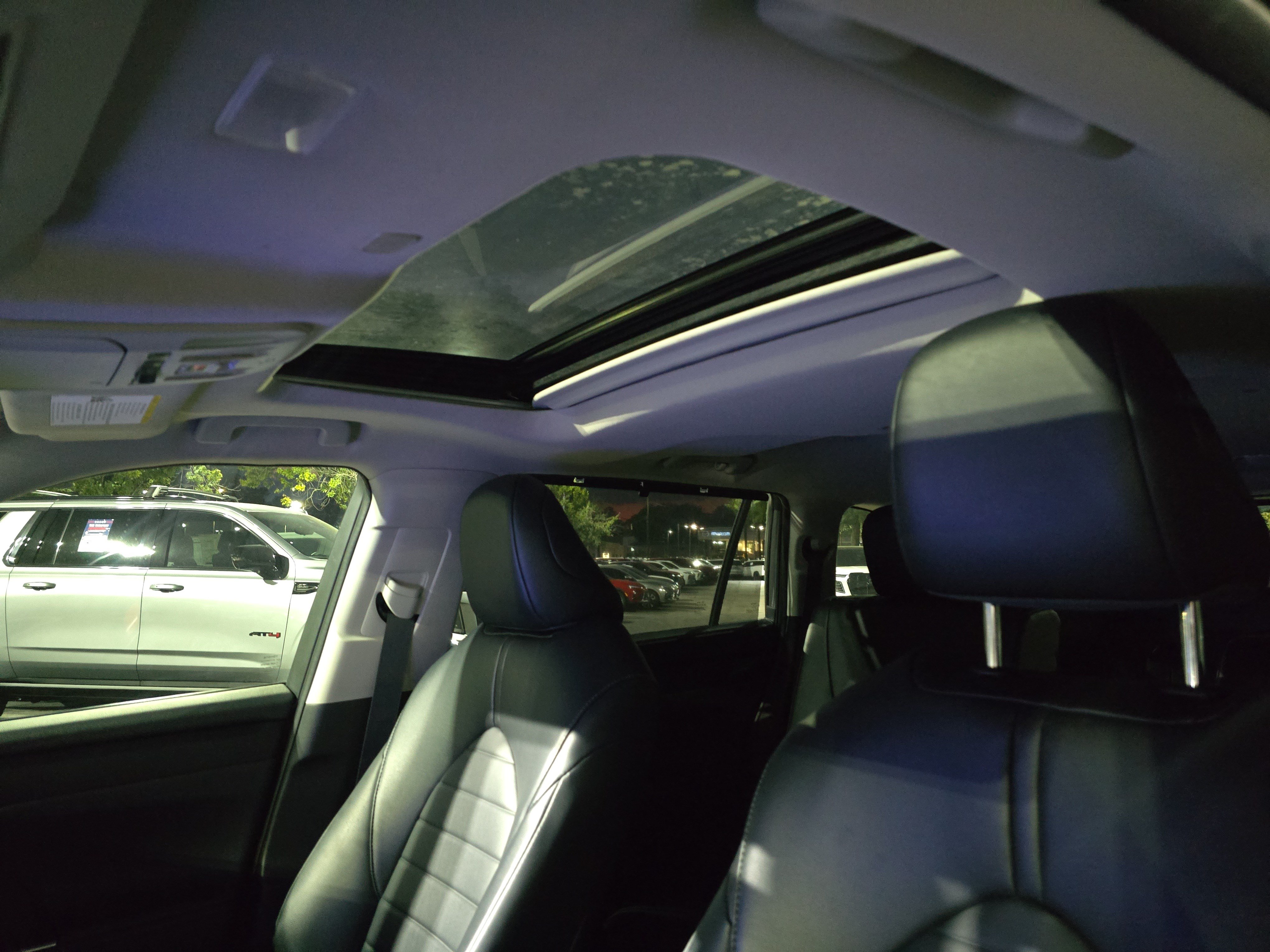 Used 2023 Toyota Highlander XLE FWD image 30