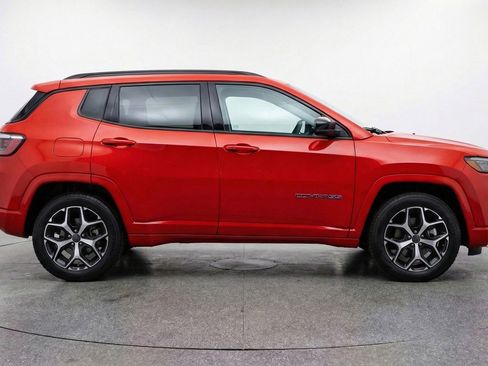 Used 2025 Jeep Compass Limited AWD/4WD image 11