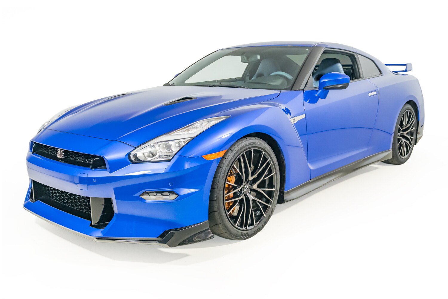 Used 2024 Nissan GT-R w/ Floor Mat Package AWD/4WD image 2
