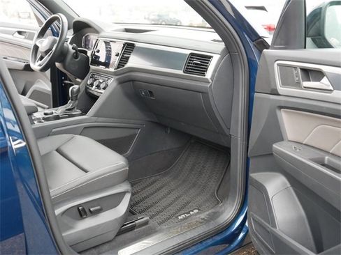 Certified 2023 Volkswagen Atlas Cross Sport SEL R-Line image 20