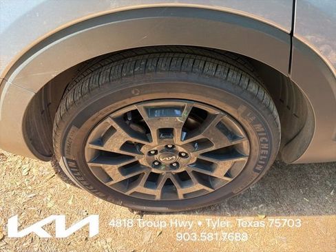 Used 2022 Kia Telluride SX w/ SX Prestige Package AWD/4WD image 11