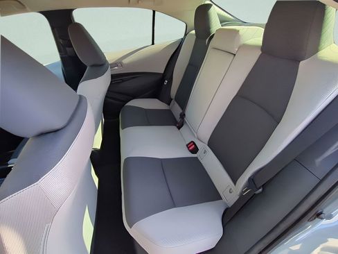 Used 2025 Toyota Corolla LE image 12