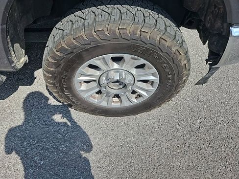 Used 2022 Ford F250 XLT image 11