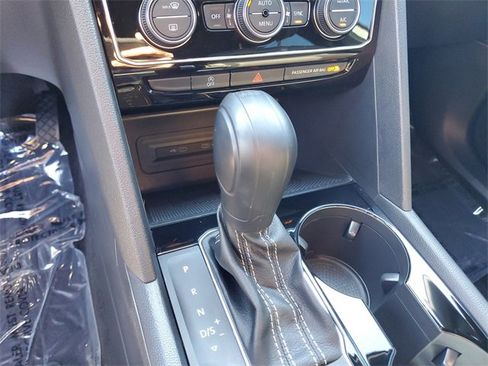 Used 2023 Volkswagen Atlas Cross Sport SE image 21