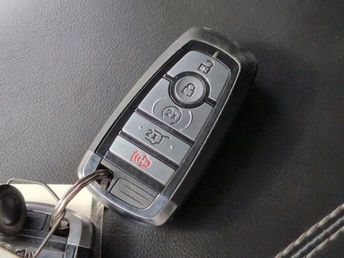 Used 2023 Ford Explorer XLT w/ Equipment Group 202A AWD/4WD image 27