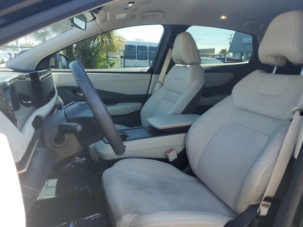 Used 2024 Nissan Ariya AWD image 25