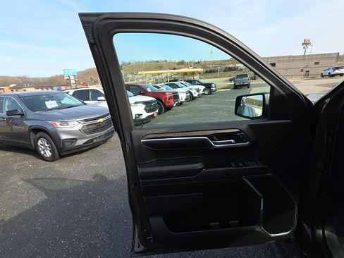 Used 2023 GMC Sierra 1500 Elevation image 13