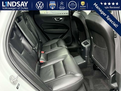 Used 2023 Volvo XC60 T8 Ultimate image 12