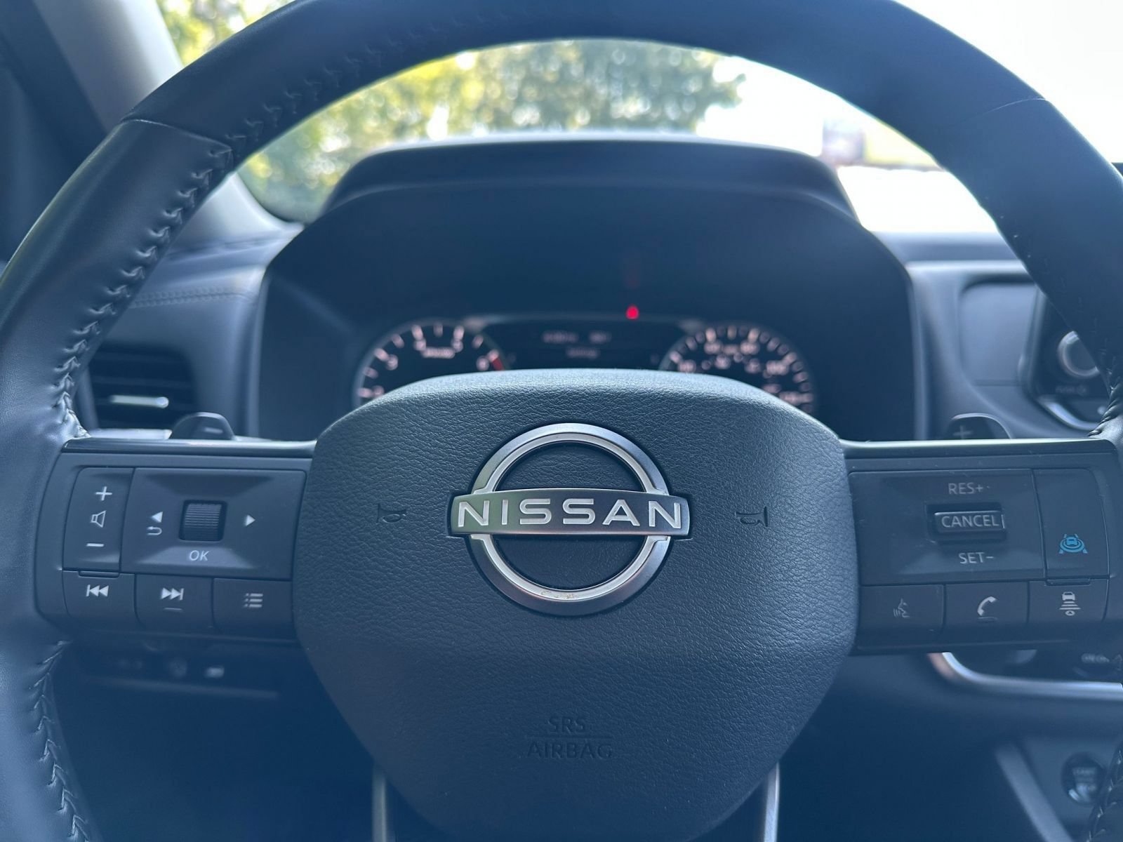 Used 2025 Nissan Rogue SV FWD image 33