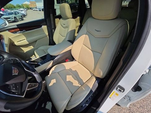 Used 2017 Cadillac XT5 Premium Luxury AWD/4WD image 22
