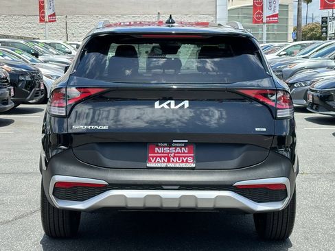Used 2023 Kia Sportage EX AWD/4WD image 6