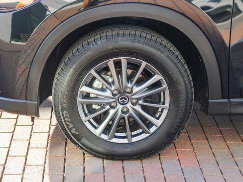 Used 2017 MAZDA CX-5 Touring image 4