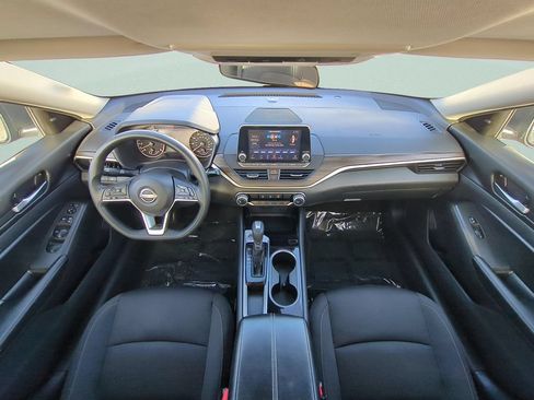 Certified 2024 Nissan Altima 2.5 SV FWD image 10