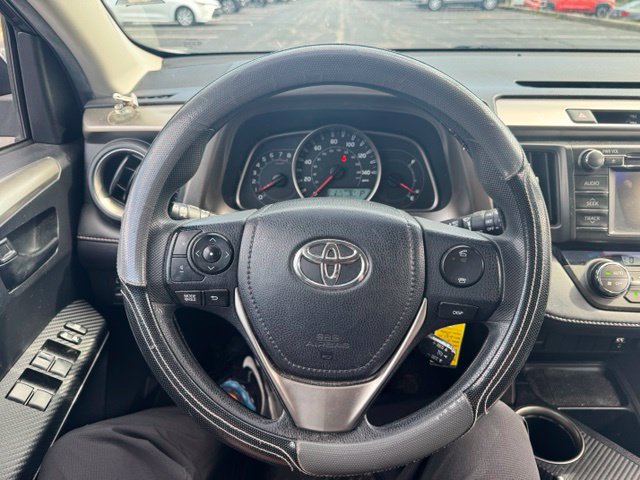 Used 2013 Toyota RAV4 XLE AWD/4WD image 17