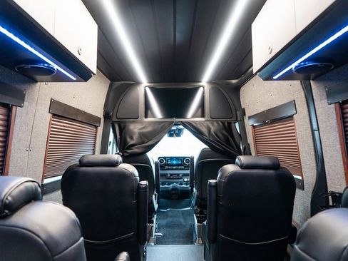 Used 2022 Mercedes-Benz Sprinter 2500 image 20