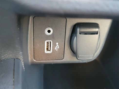 Certified 2021 Nissan Versa SV image 21