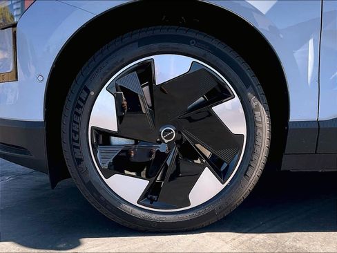 New 2026 Volvo EX30 Ultra w/ Climate Package image 14