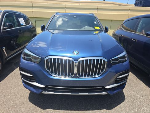 Used 2022 BMW X5 sDrive40i w/ Luxury Seating Package RWD image 3