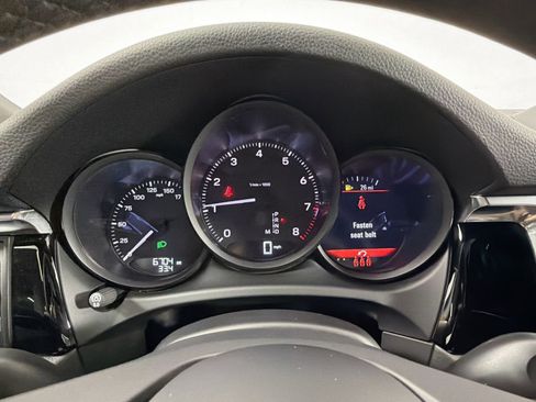 Certified 2026 Porsche Macan image 19