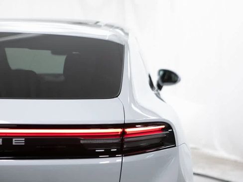 Certified 2025 Porsche Macan 4S Electric image 37