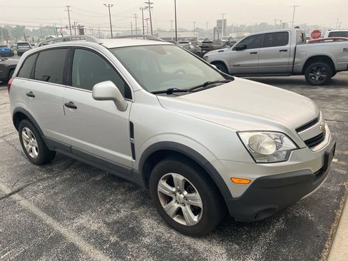 Used 2013 Chevrolet Captiva Sport LS FWD image 6