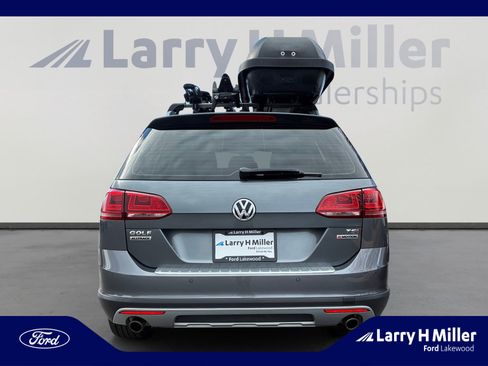 Used 2017 Volkswagen Golf Alltrack SE image 4