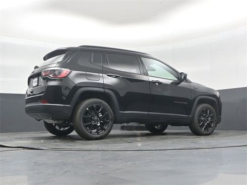 New 2026 Jeep Compass Latitude image 39