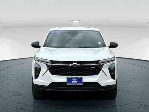 Used 2025 Chevrolet Trax RS w/ Sunroof Package FWD image 9
