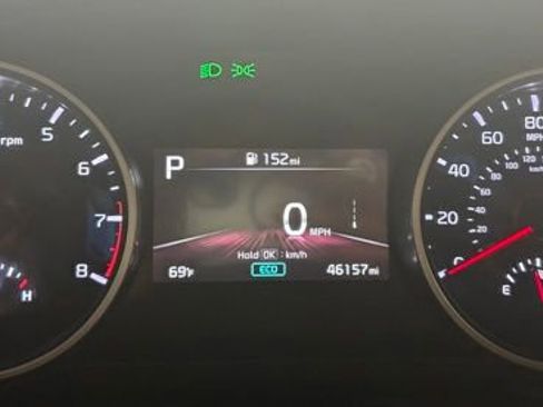 Used 2024 Kia Carnival LX FWD image 28