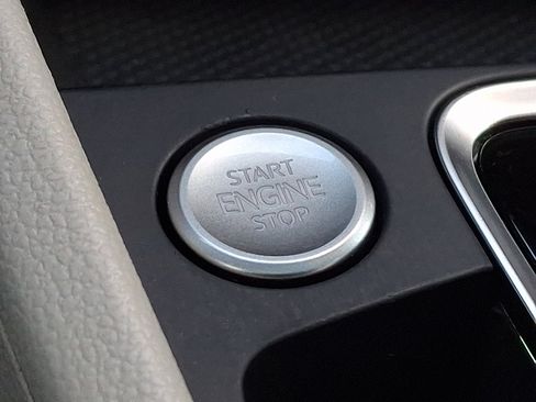 Used 2019 Volkswagen Jetta SEL image 24