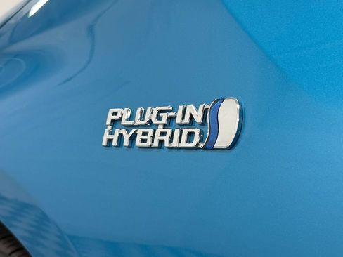 Used 2019 Toyota Prius Prime Advanced w/ Carpet Mat Package FWD image 9