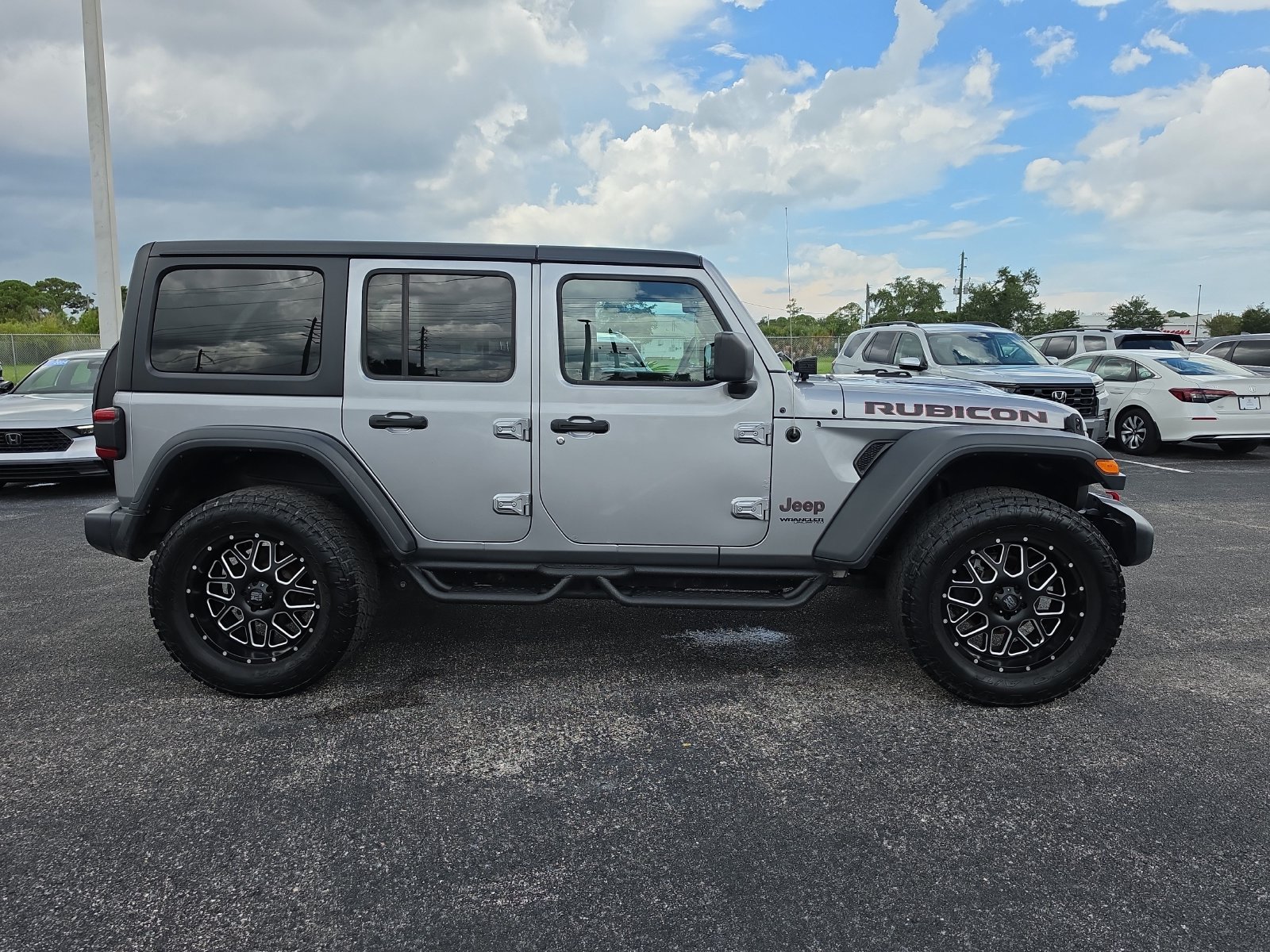Used 2018 Jeep Wrangler Unlimited Rubicon AWD/4WD image 3